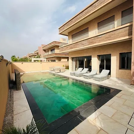 Leonard Villa *